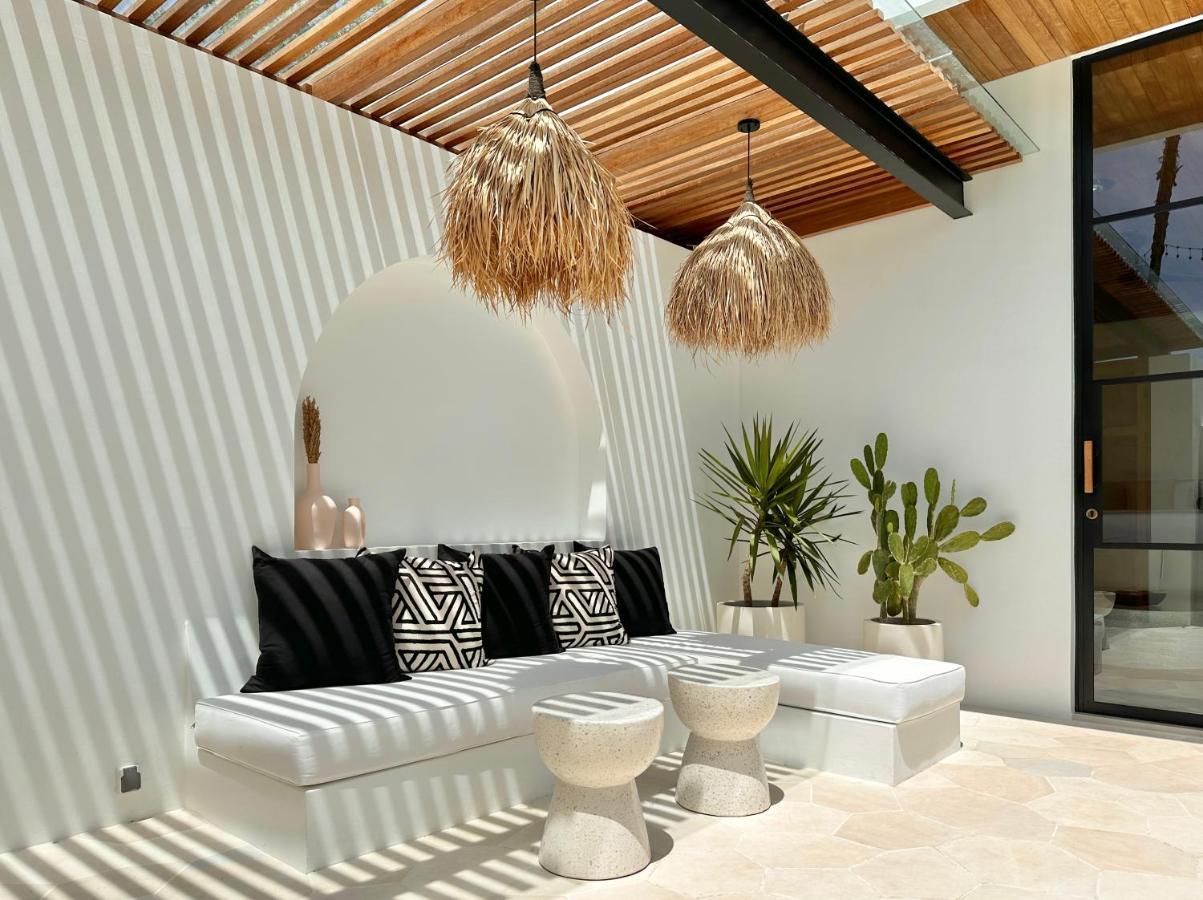 The Suites By The Young Villas Uluwatu  Exterior photo