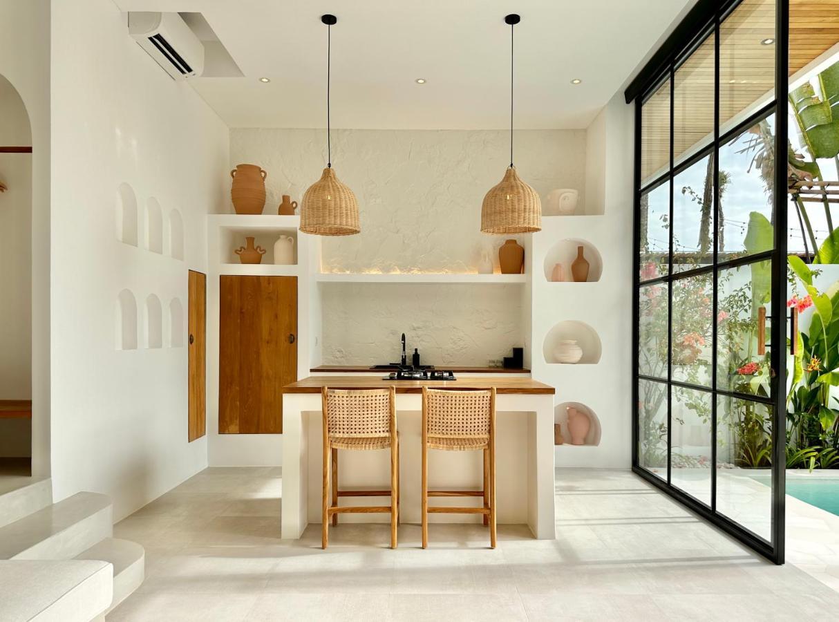 The Suites By The Young Villas Uluwatu  Exterior photo