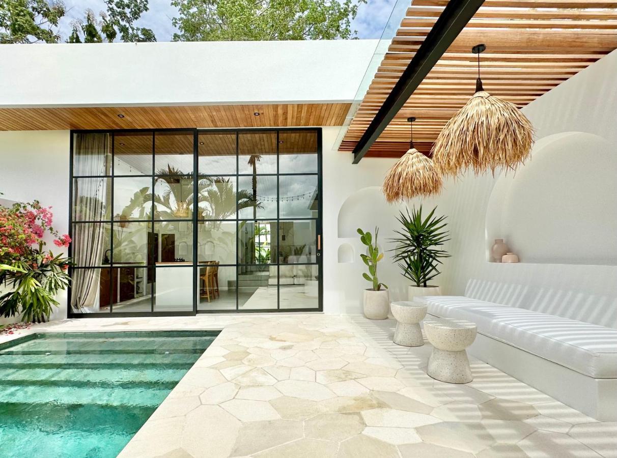 The Suites By The Young Villas Uluwatu  Exterior photo