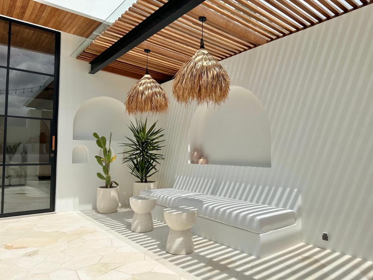 The Suites By The Young Villas Uluwatu  Exterior photo