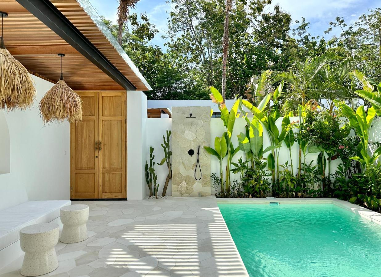 The Suites By The Young Villas Uluwatu  Exterior photo