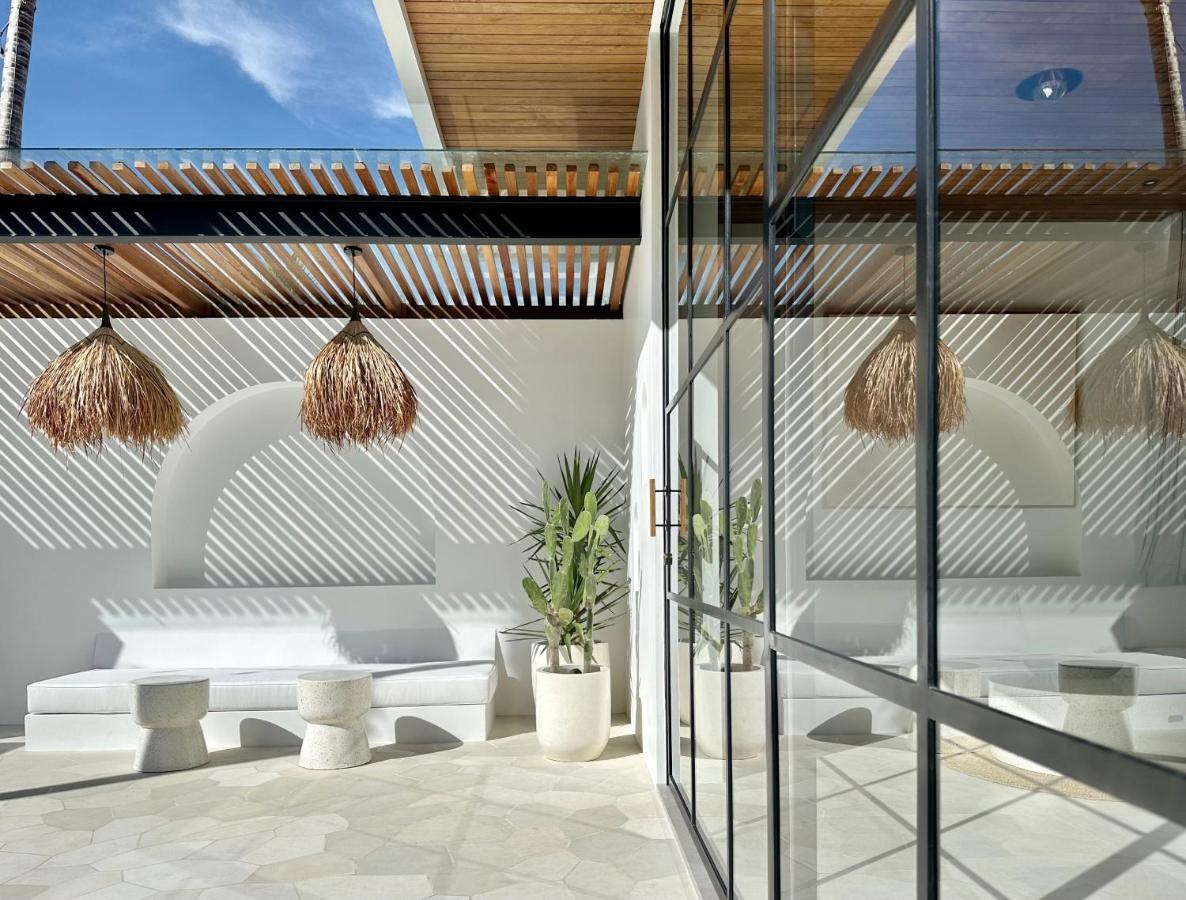 The Suites By The Young Villas Uluwatu  Exterior photo
