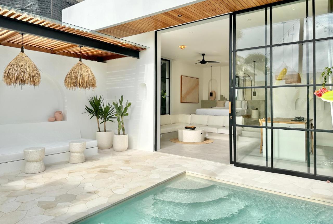 The Suites By The Young Villas Uluwatu  Exterior photo