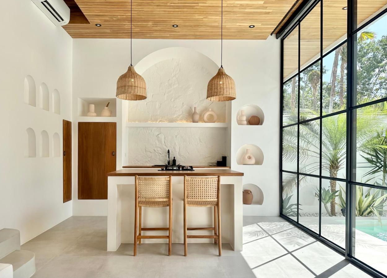 The Suites By The Young Villas Uluwatu  Exterior photo