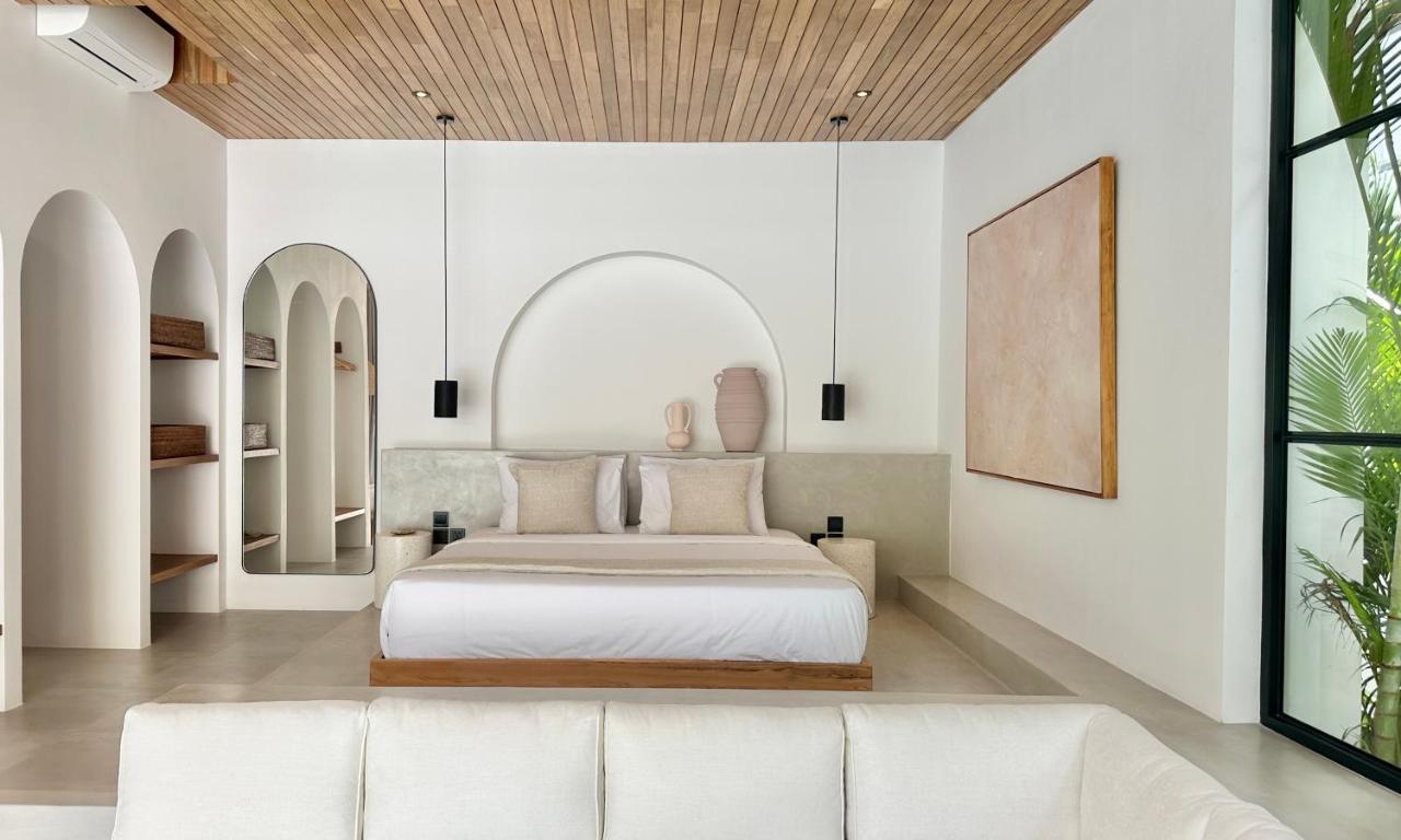 The Suites By The Young Villas Uluwatu  Exterior photo