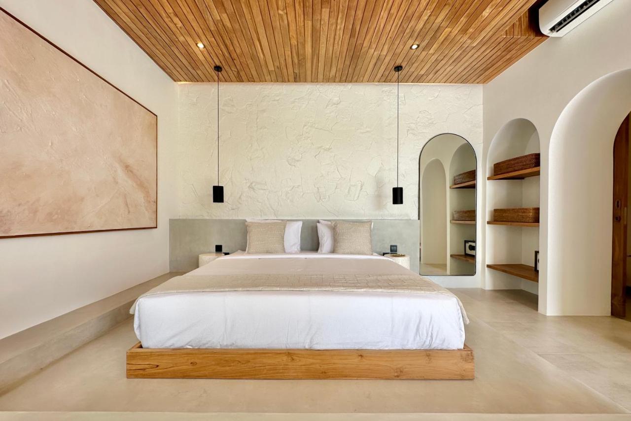 The Suites By The Young Villas Uluwatu  Exterior photo