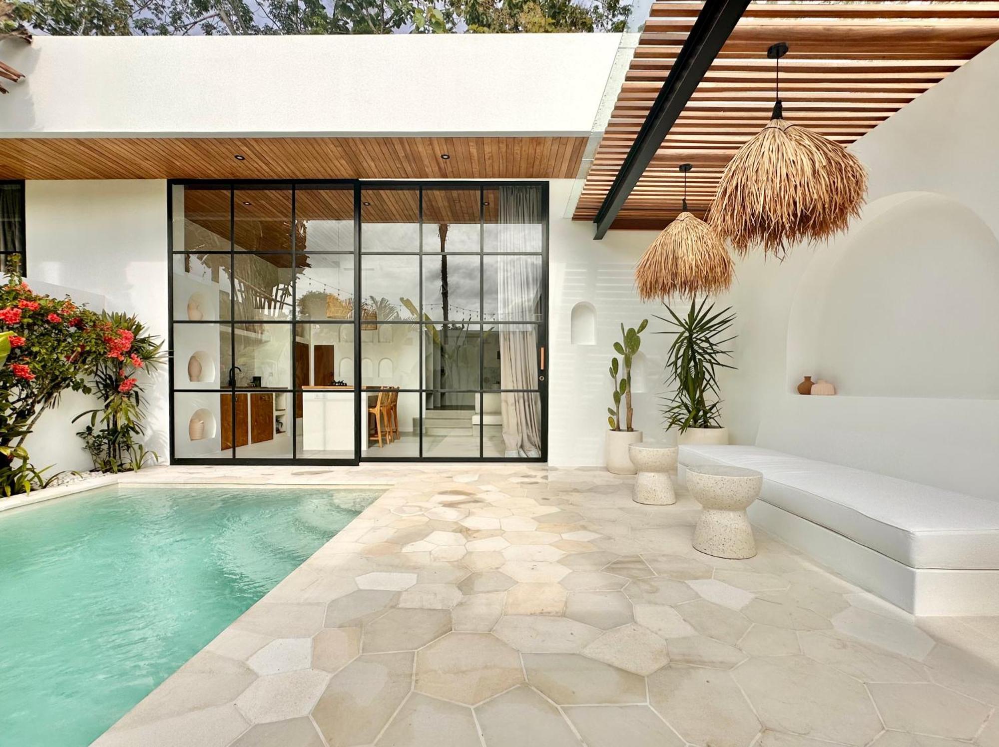 The Suites By The Young Villas Uluwatu  Exterior photo